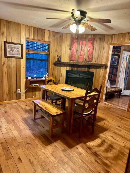 Beautiful & Peaceful Cabin W/ Deck Garden & Fire-Pit Murphy Zewnętrze zdjęcie